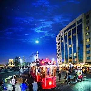 Taksim Square **** Isztambul